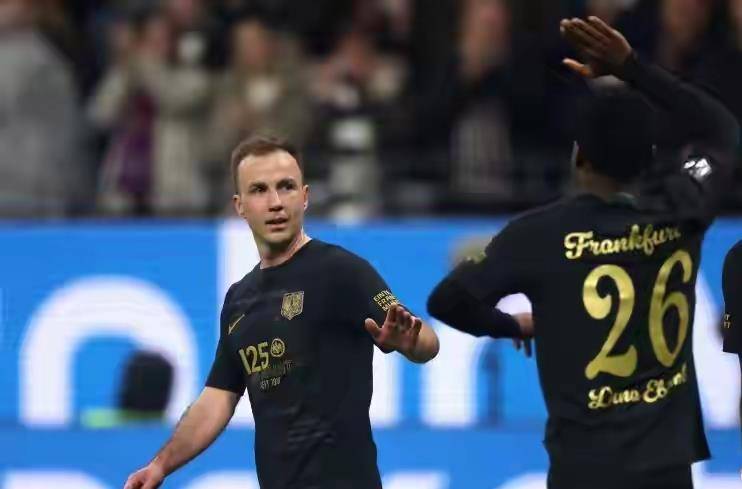 包含关键时刻体能课后，圣安东尼奥马刺防线松动备战德国杯，压力陡增，医务组通报恢复的词条