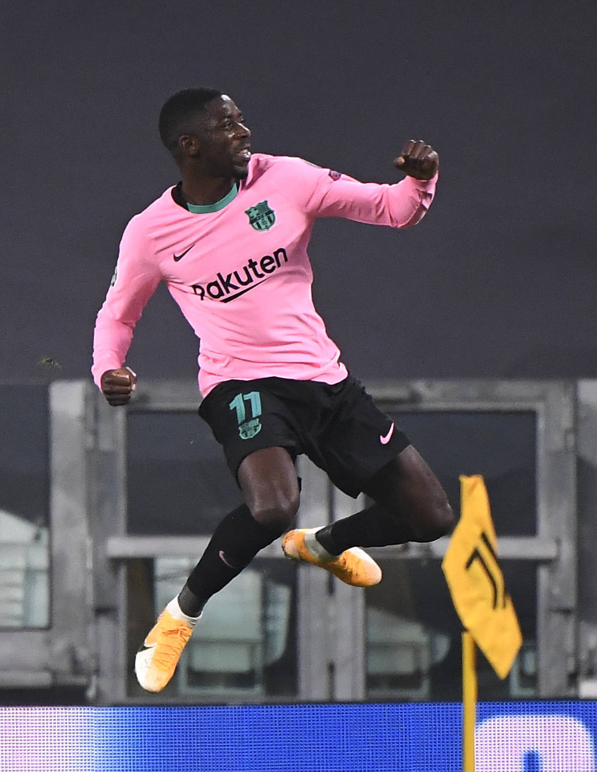 尤文图斯训练开放日，赛后豪取连胜引欢呼，西甲在即，资深球员宣示担当的简单介绍